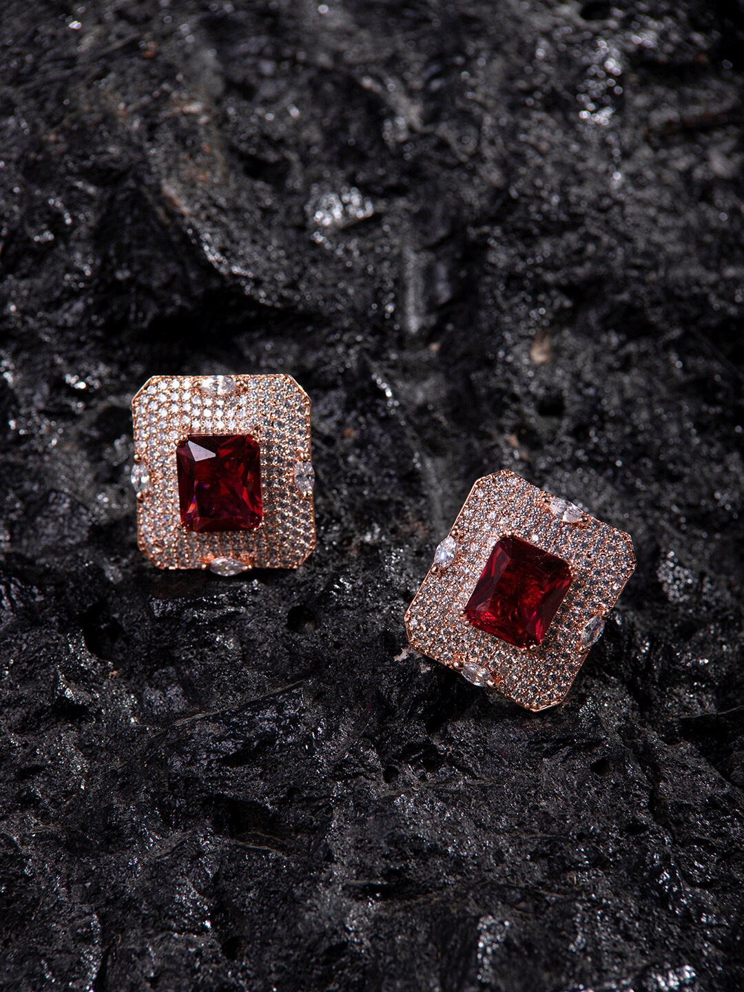

Priyaasi Rose Gold-Plated Contemporary Stud Earrings