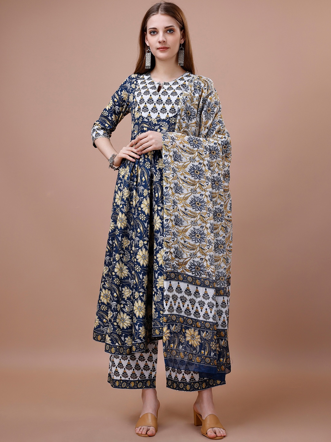 

Ishin Floral Printed Gotta Patti Pure Cotton Kurta & Palazzos With Dupatta, Black