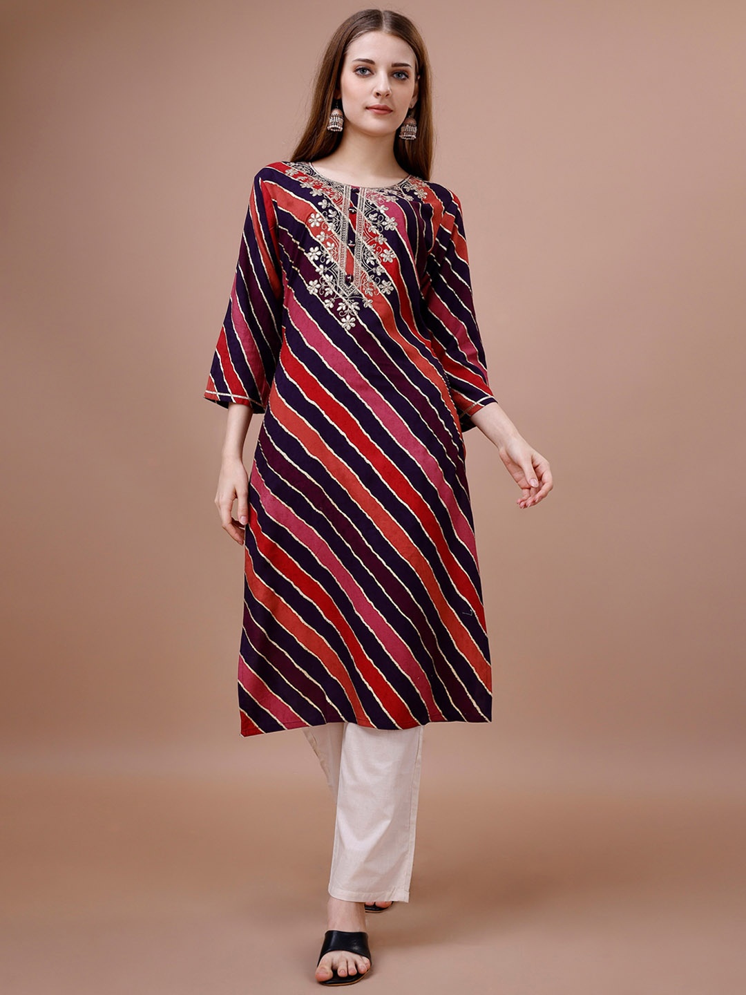 

Ishin Striped Thread Work Round Neck A-Line Kurta, Navy blue