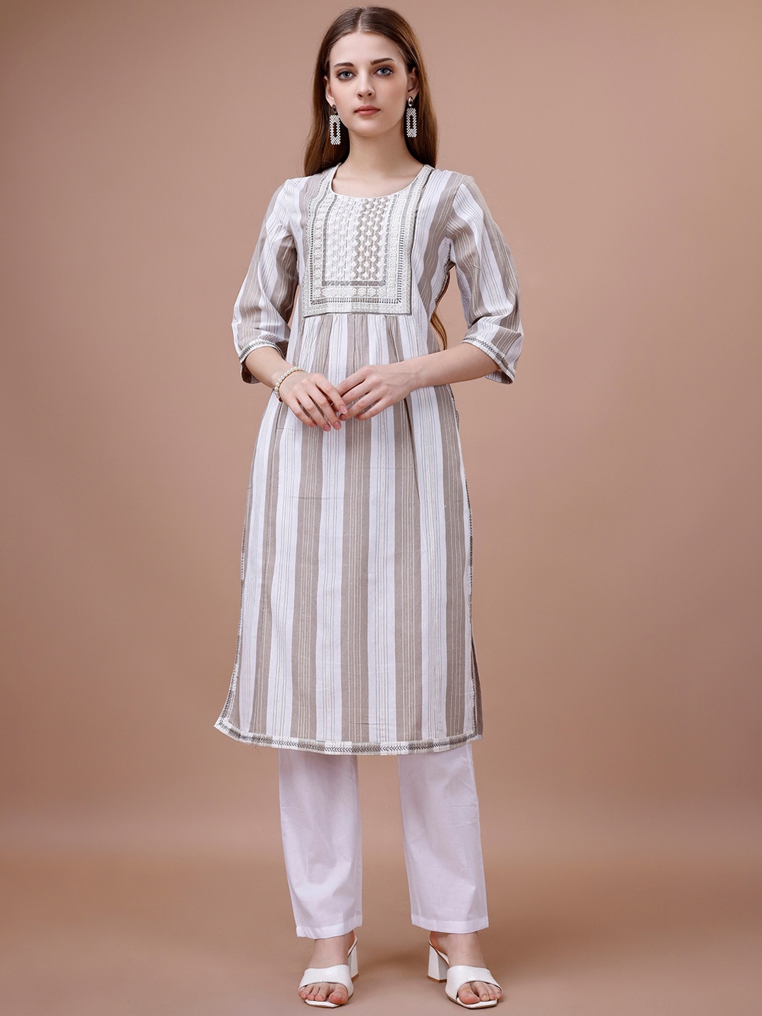 

Ishin White Striped Thread Work Cotton Straight Kurta