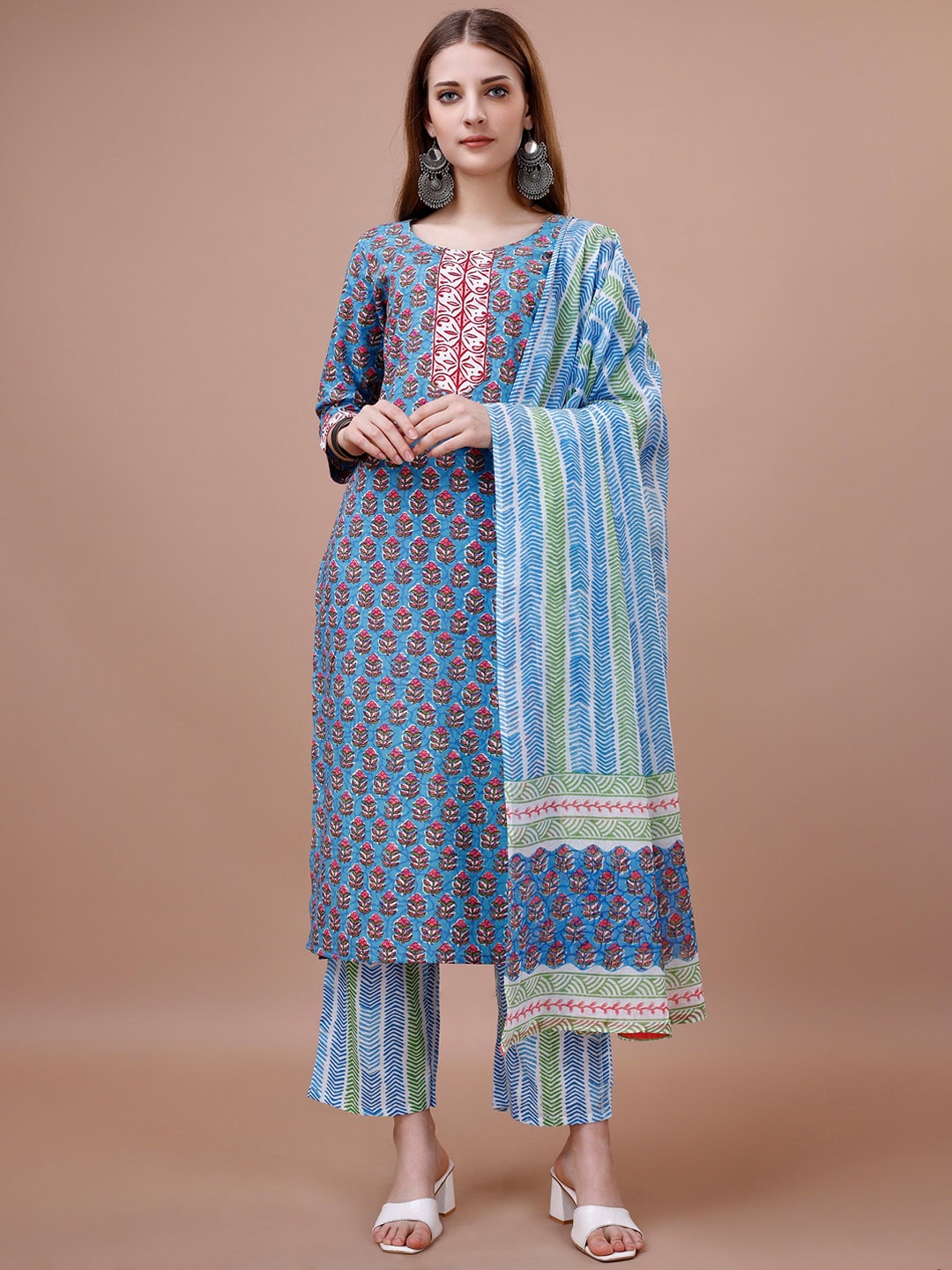 

Ishin Ethnic Motifs Printed Pure Cotton Straight Kurta & Trousers With Dupatta, Green