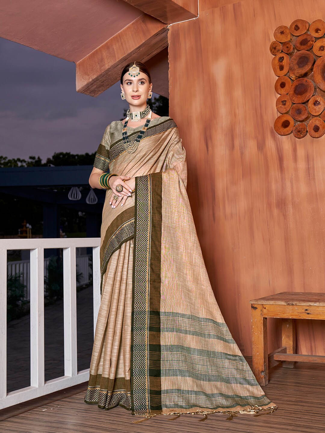 

Anouk Brown & Black Pure Linen Saree