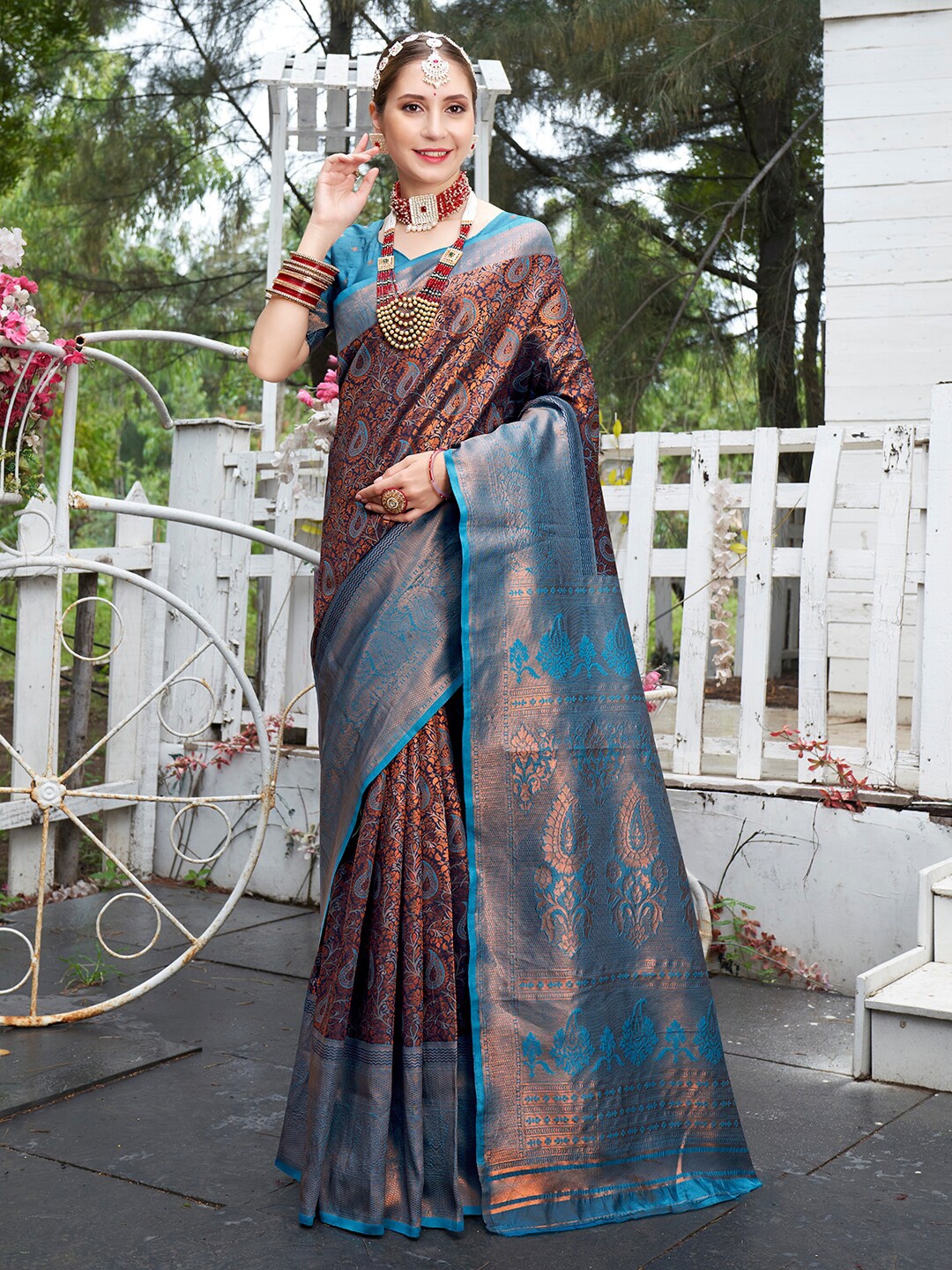 

Anouk Paisley Woven Design Zari Detail Kanjeevaram Saree, Brown