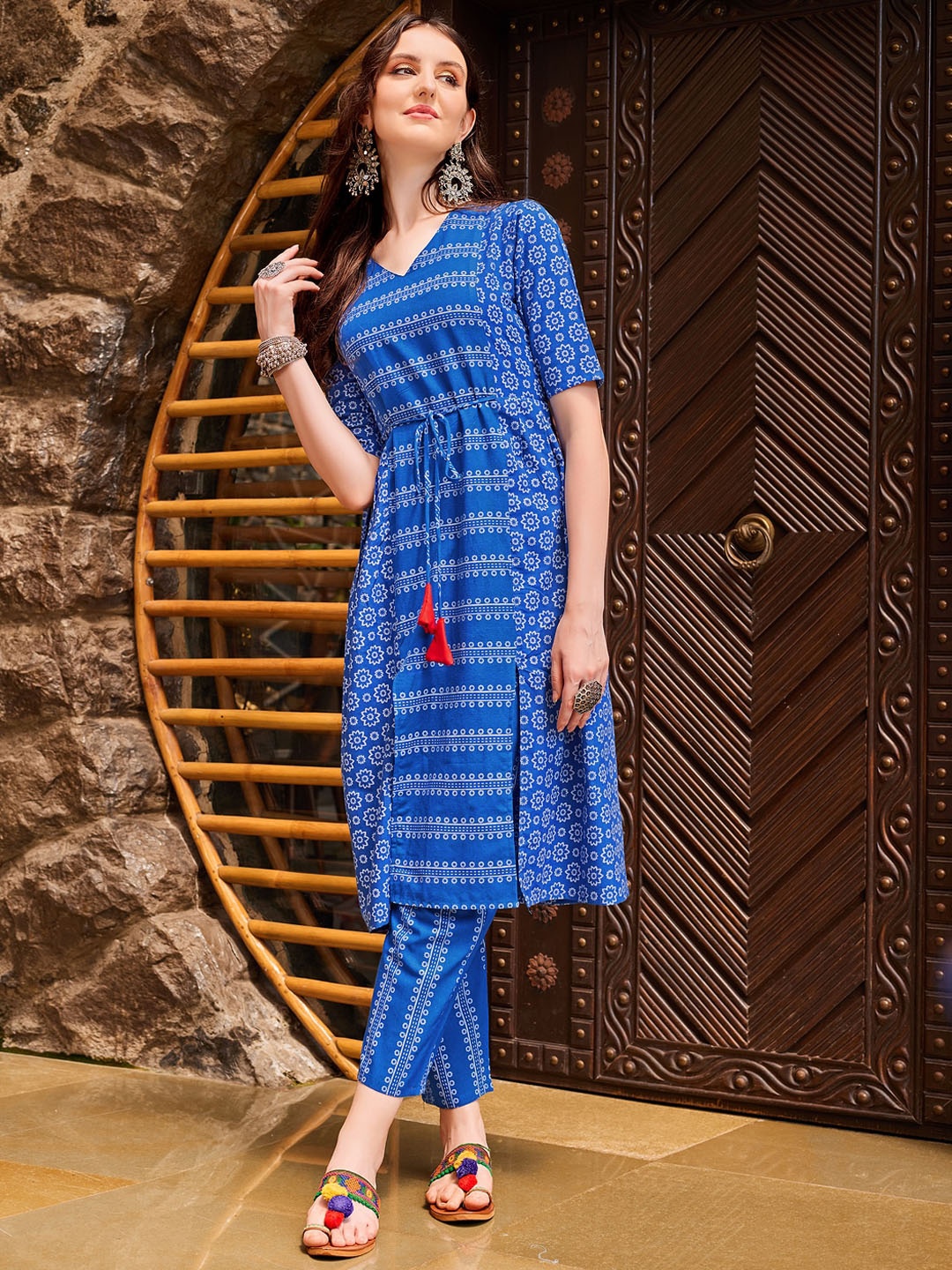 

KALINI Floral Printed Panelled A-Line Kurta with Trousers, Blue