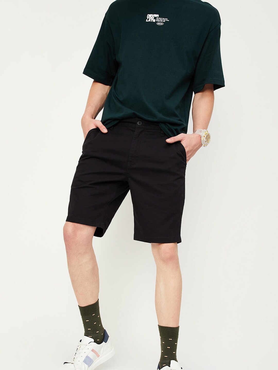 

max Men Slim Fit Mid-Rise Shorts, Black