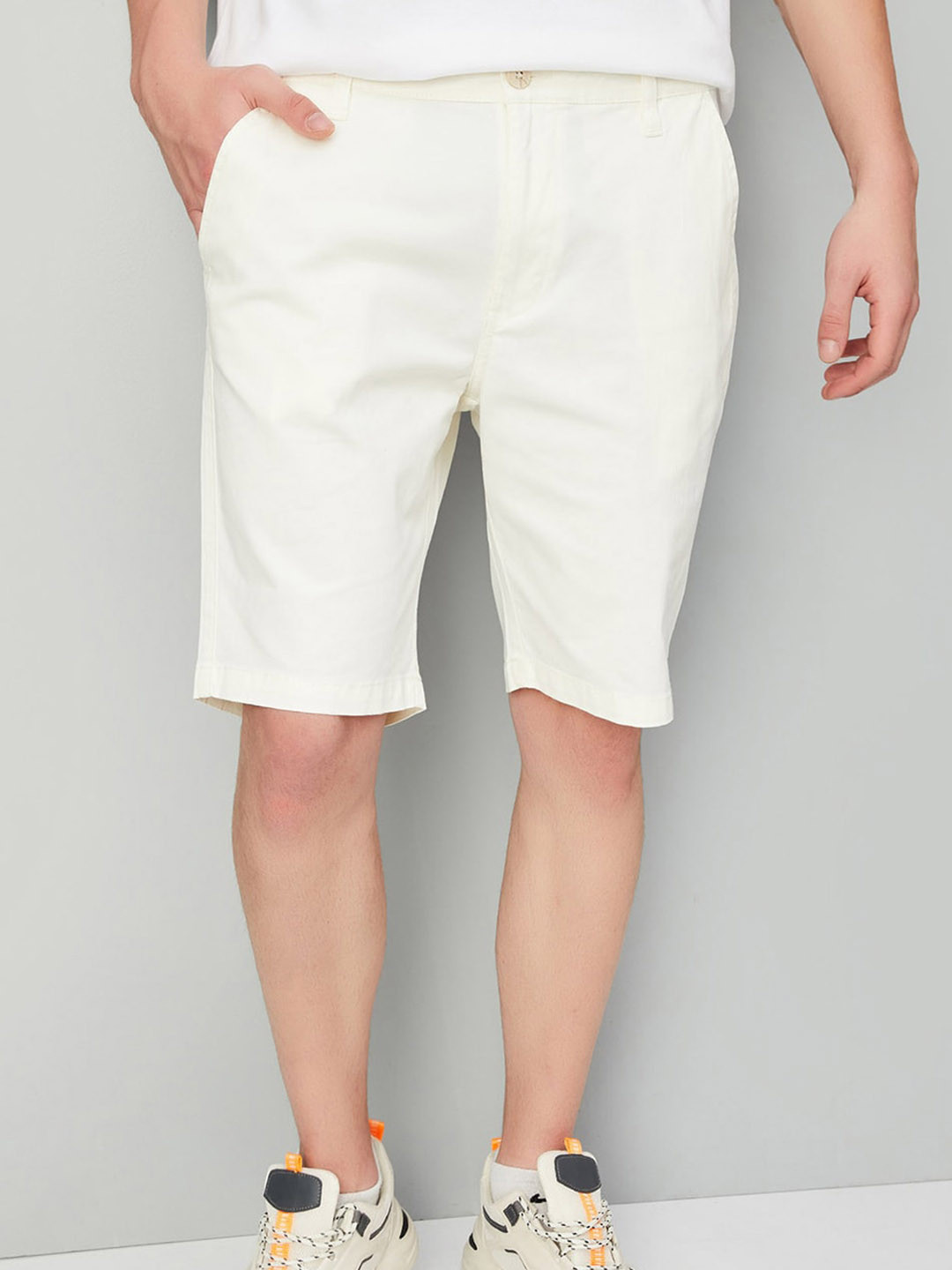 

max Men Regular Fit Mid-Rise Cotton Shorts, Off white