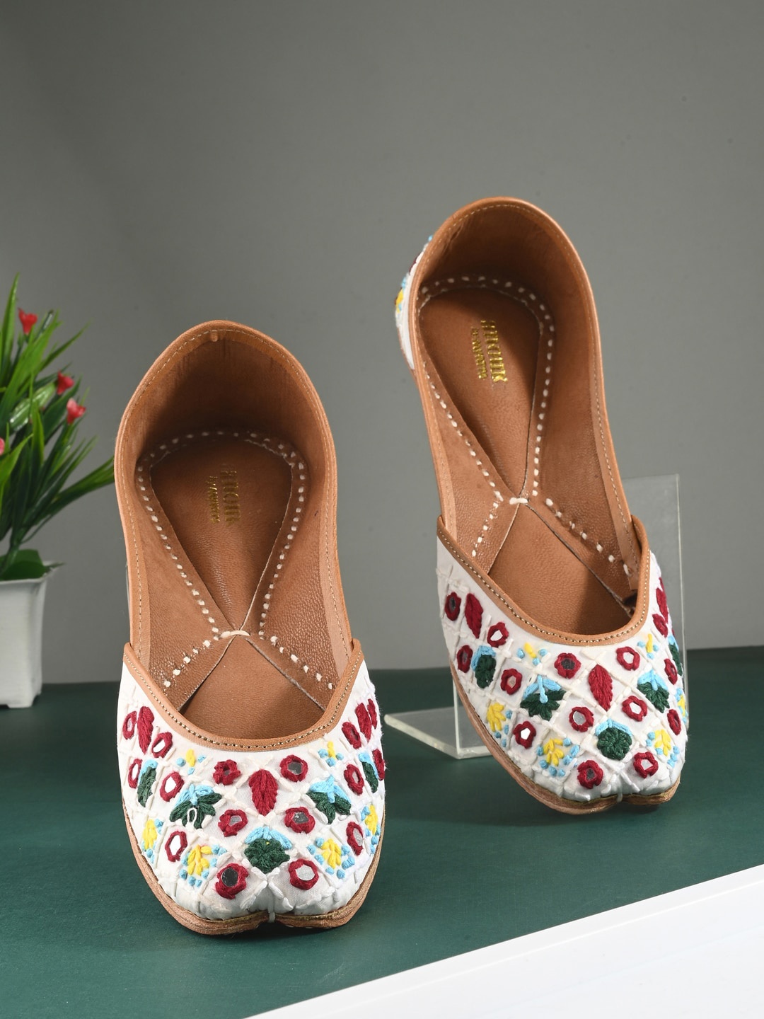 

Anouk Embroidered Ethnic Mojaris, White