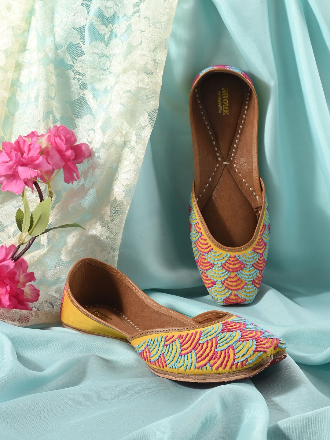

Anouk Yellow & Pink Ethnic Fabric Square Toe Embroidered Mojaris