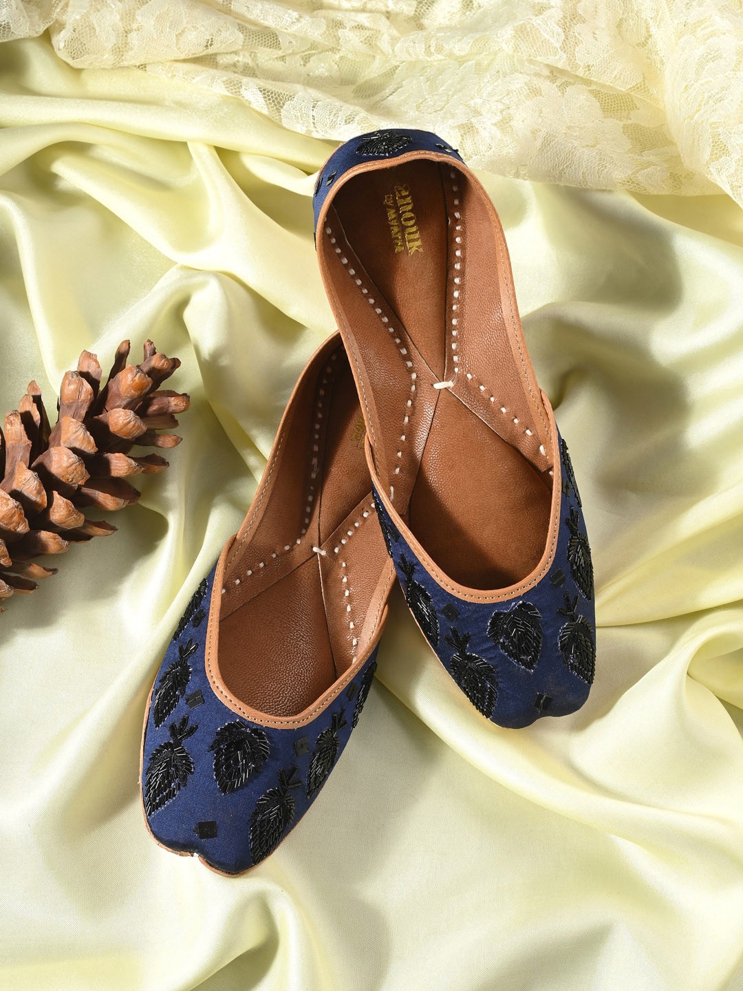 

Anouk Navy Blue Embellished Ethnic Mojaris
