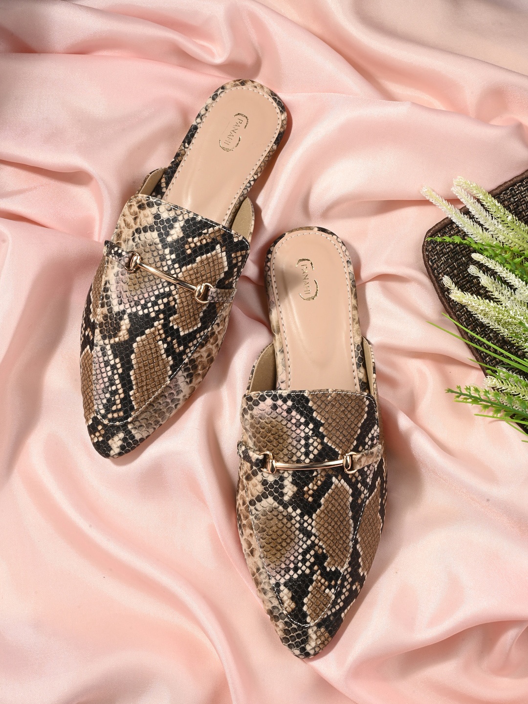 

PANAHI Pointed Toe Mules Flats, Brown