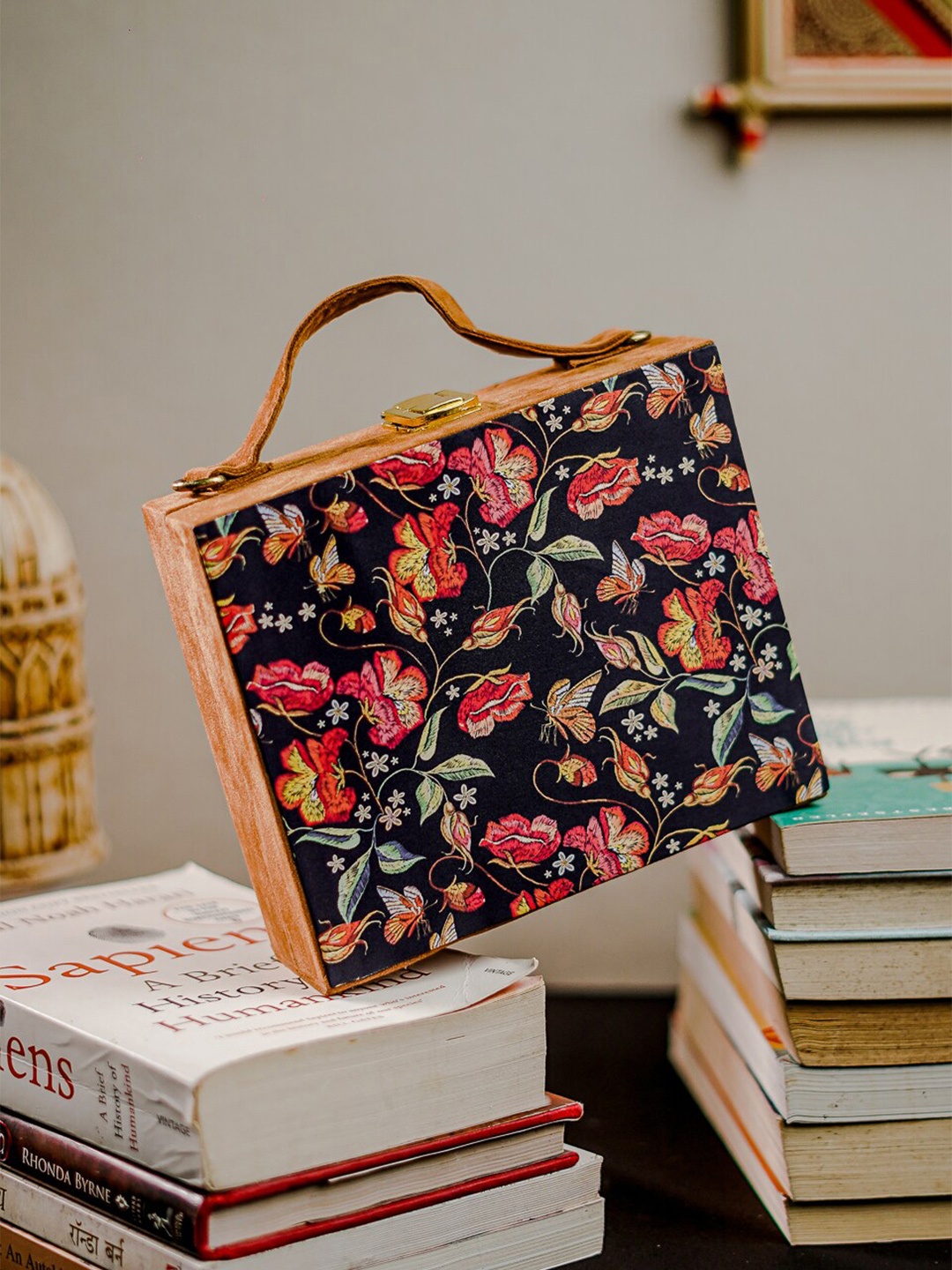 

Anouk Black & Red Floral Printed Box Clutch