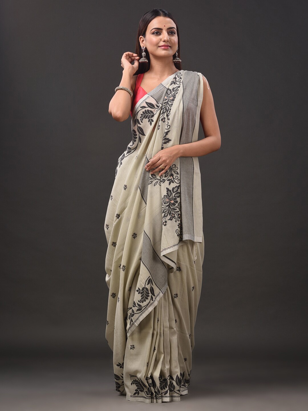 

SAJASAJO Ethnic Motifs Woven Design Pure Cotton Saree, Grey