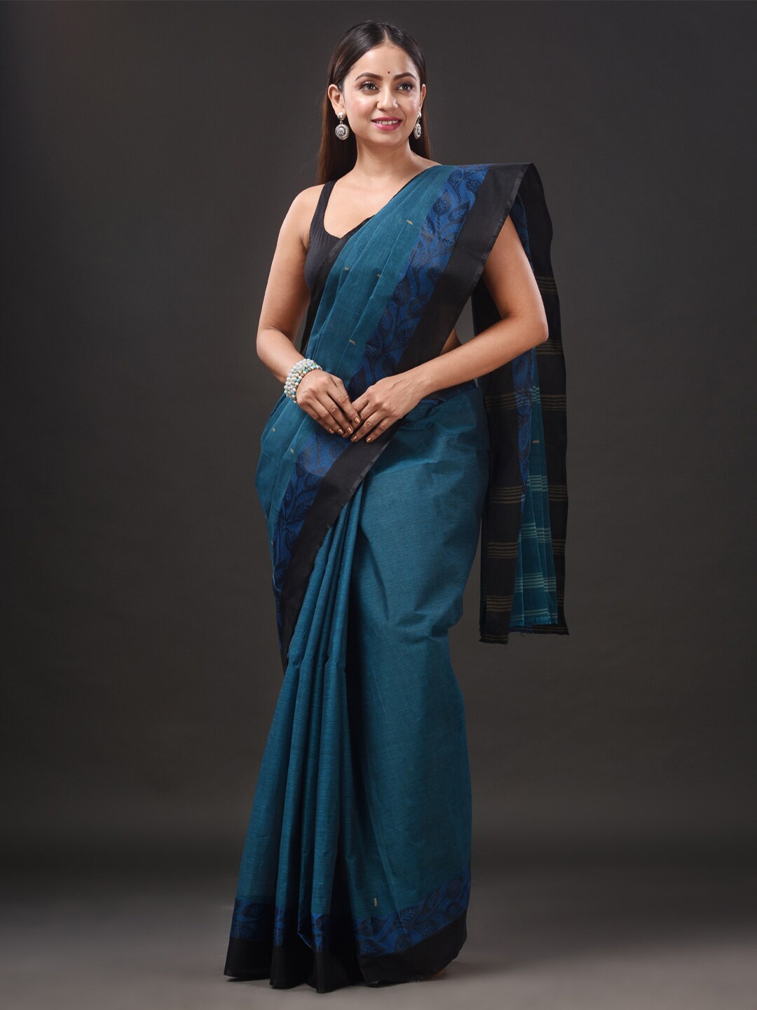 

SAJASAJO Ethnic Motifs Woven Design Pure Cotton Taant Saree, Teal