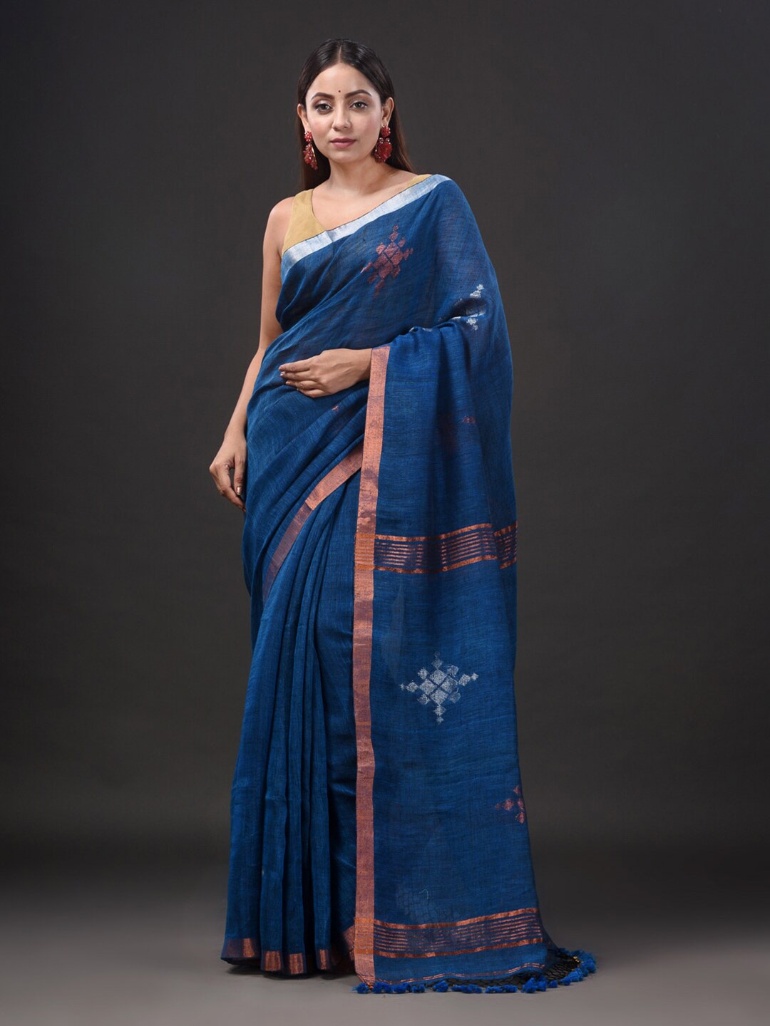 

SAJASAJO Ethnic Motifs Woven Design Zari Pure Linen Saree, Blue