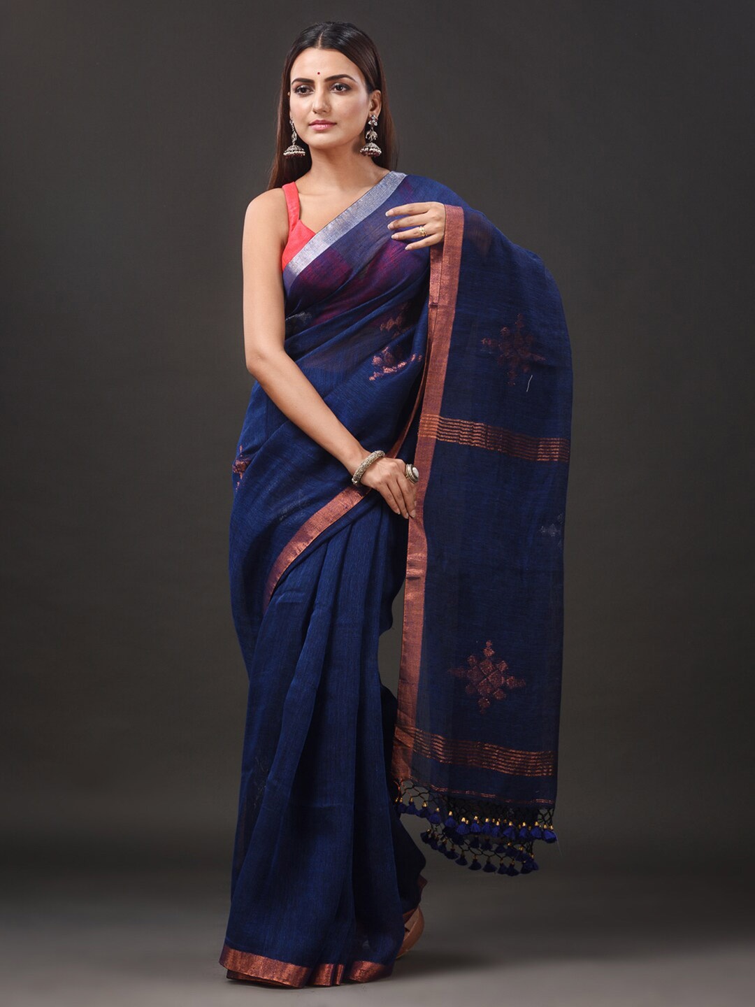 

SAJASAJO Ethnic Motifs Woven Design Zari Pure Linen Saree, Blue