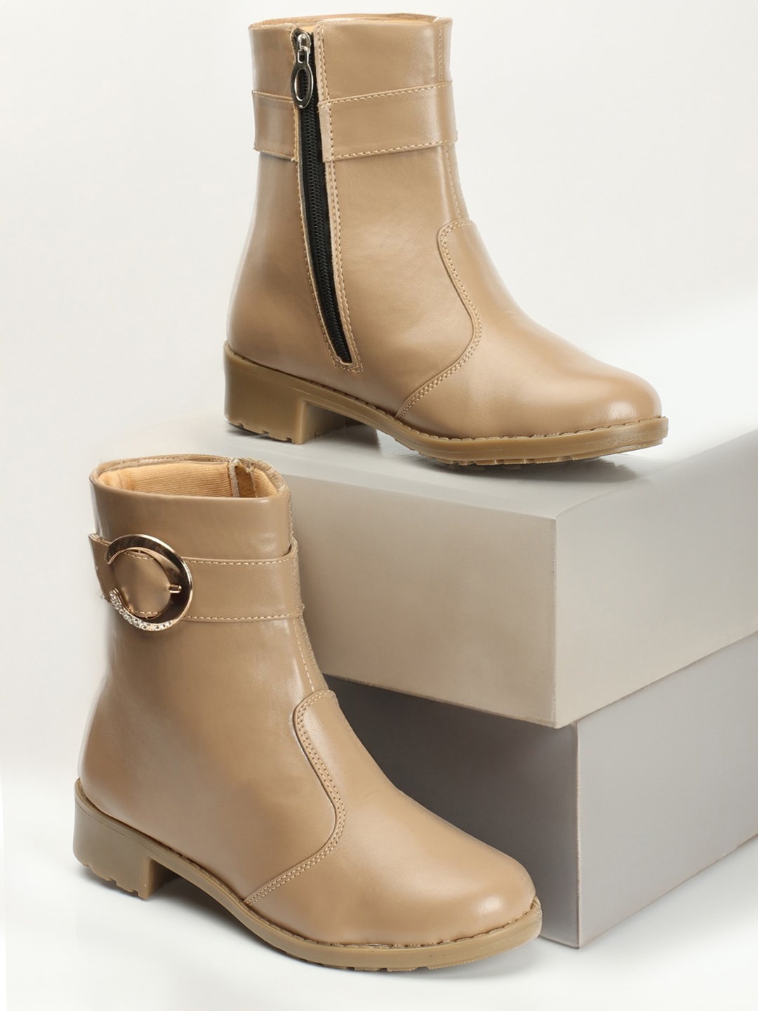

OPHELIA Women Embellished Mid-top Heeled Boots, Cream