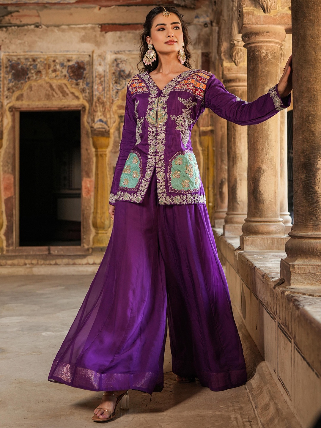 

SCAKHI Floral Embroidered High Slit Pure Silk Kurti With Palazzos, Purple