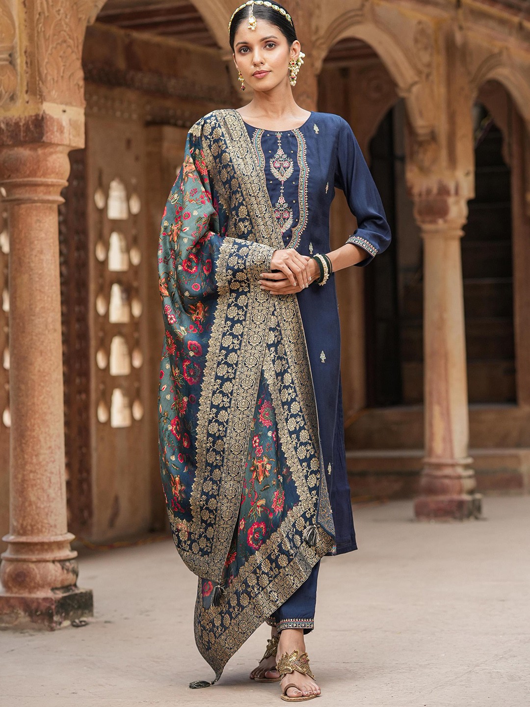 

SCAKHI Ethnic Motifs Embroidered Zari Jacquard Straight Kurta With Trousers & Dupatta, Navy blue
