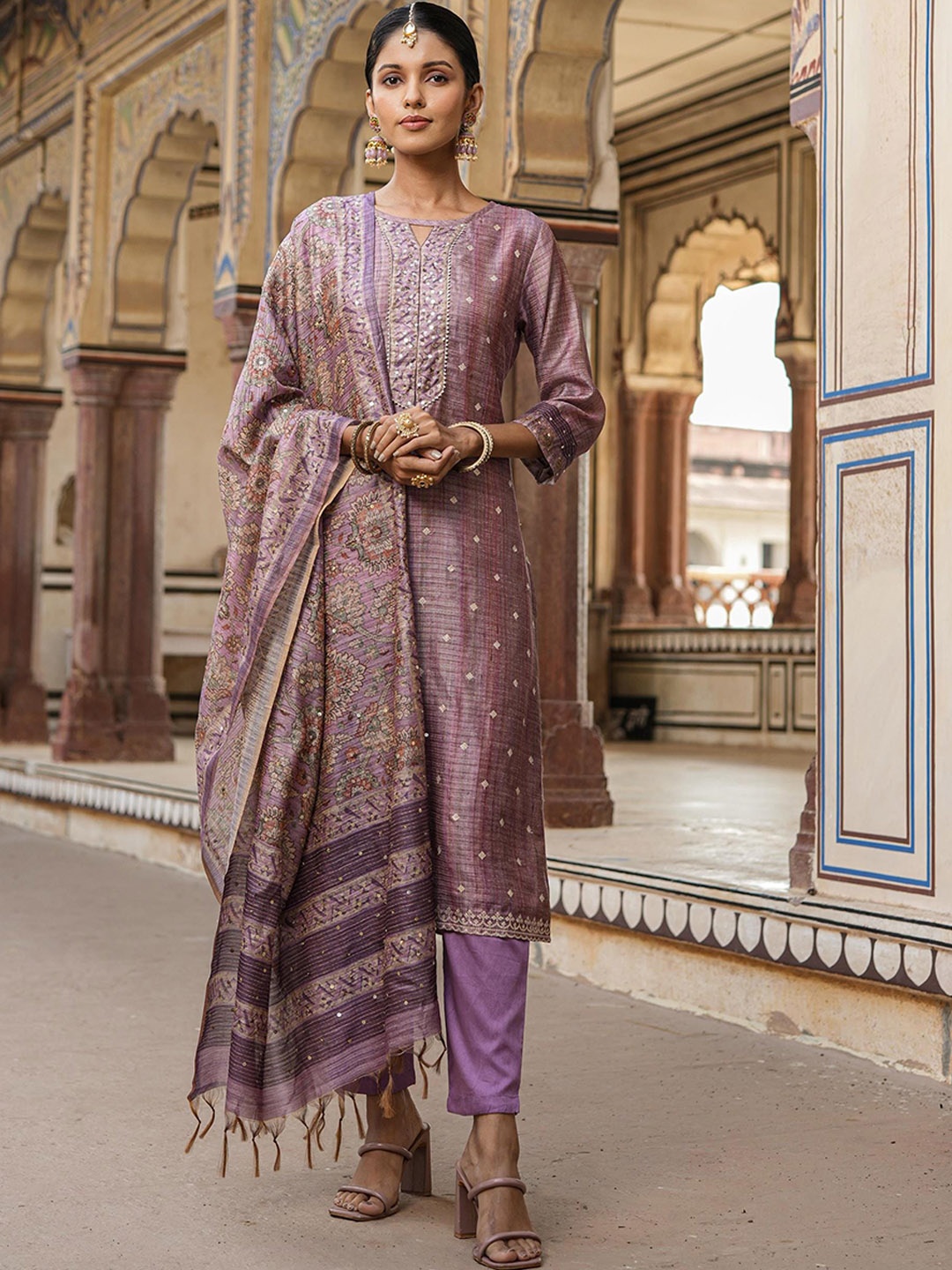 

SCAKHI Women Woven Design Gotta Patti Kurta with Trousers & With Dupatta, Lavender