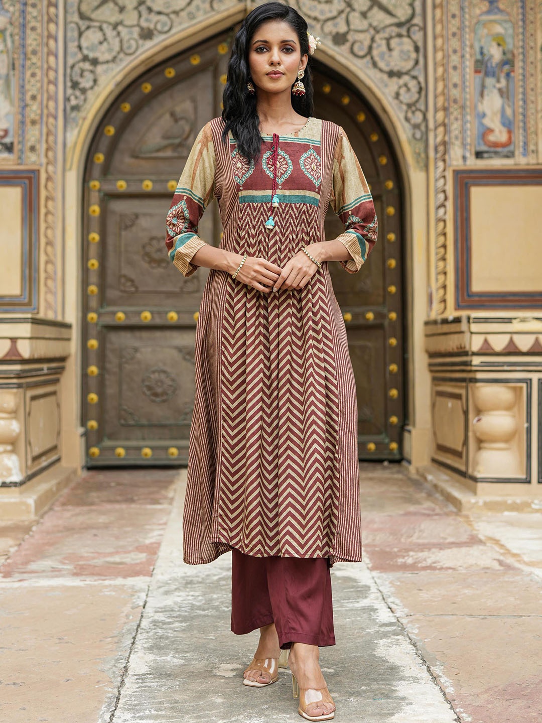 

SCAKHI Ethnic Motifs Printed Tie-Up Neck Kurta with Trousers, Burgundy