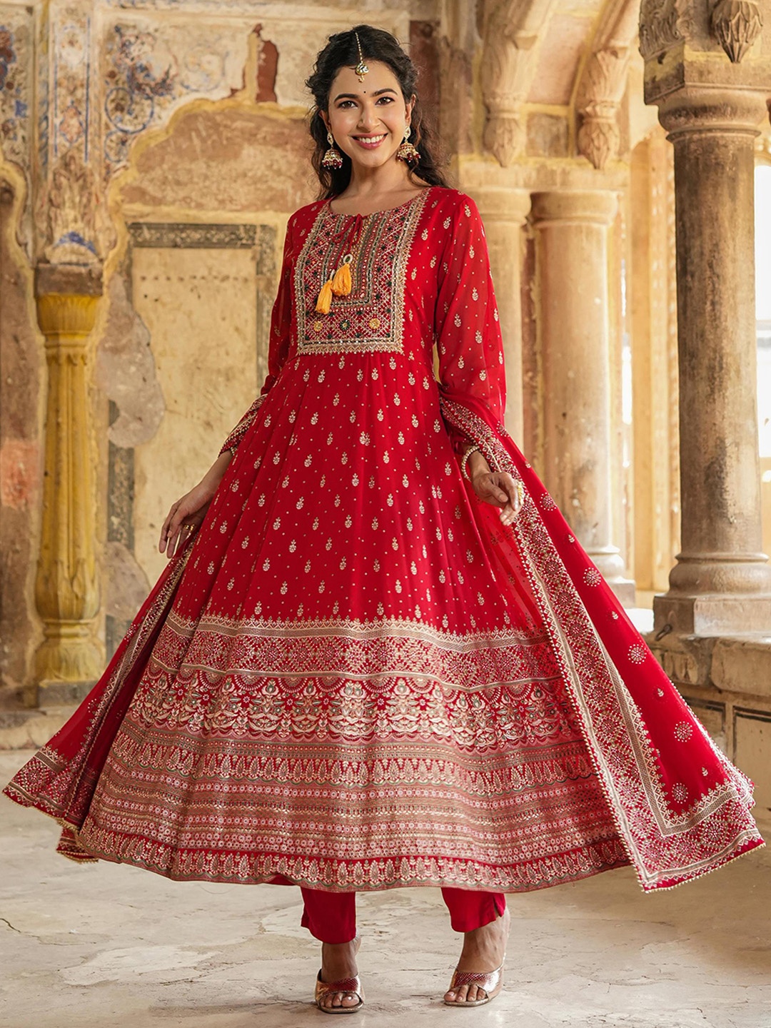 

SCAKHI Floral Panelled Thread Work Kurta with Trousers & Dupatta, Red