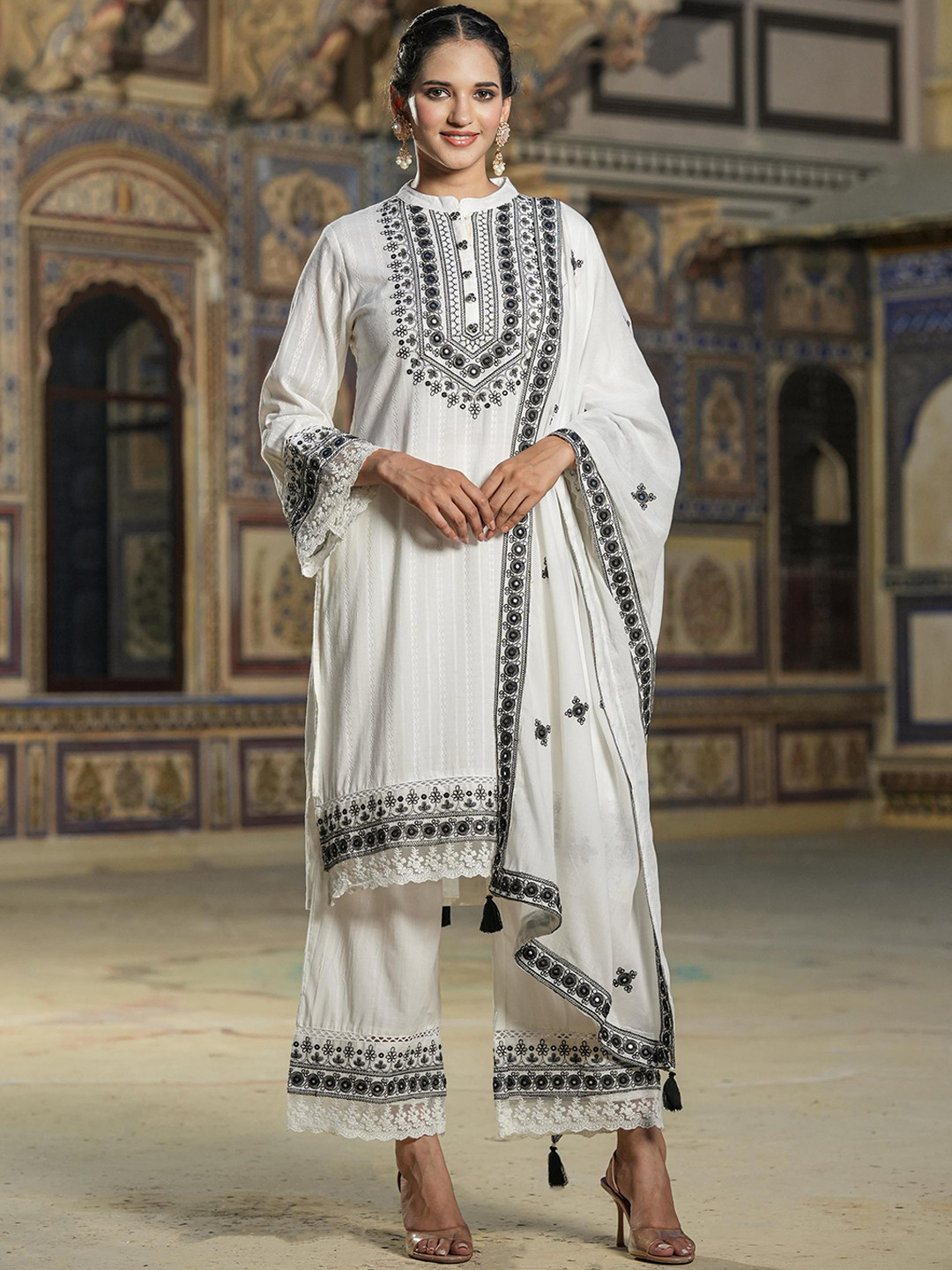 

SCAKHI Floral Embroidered Regular Pure Cotton Kurta with Palazzos & Dupatta, White
