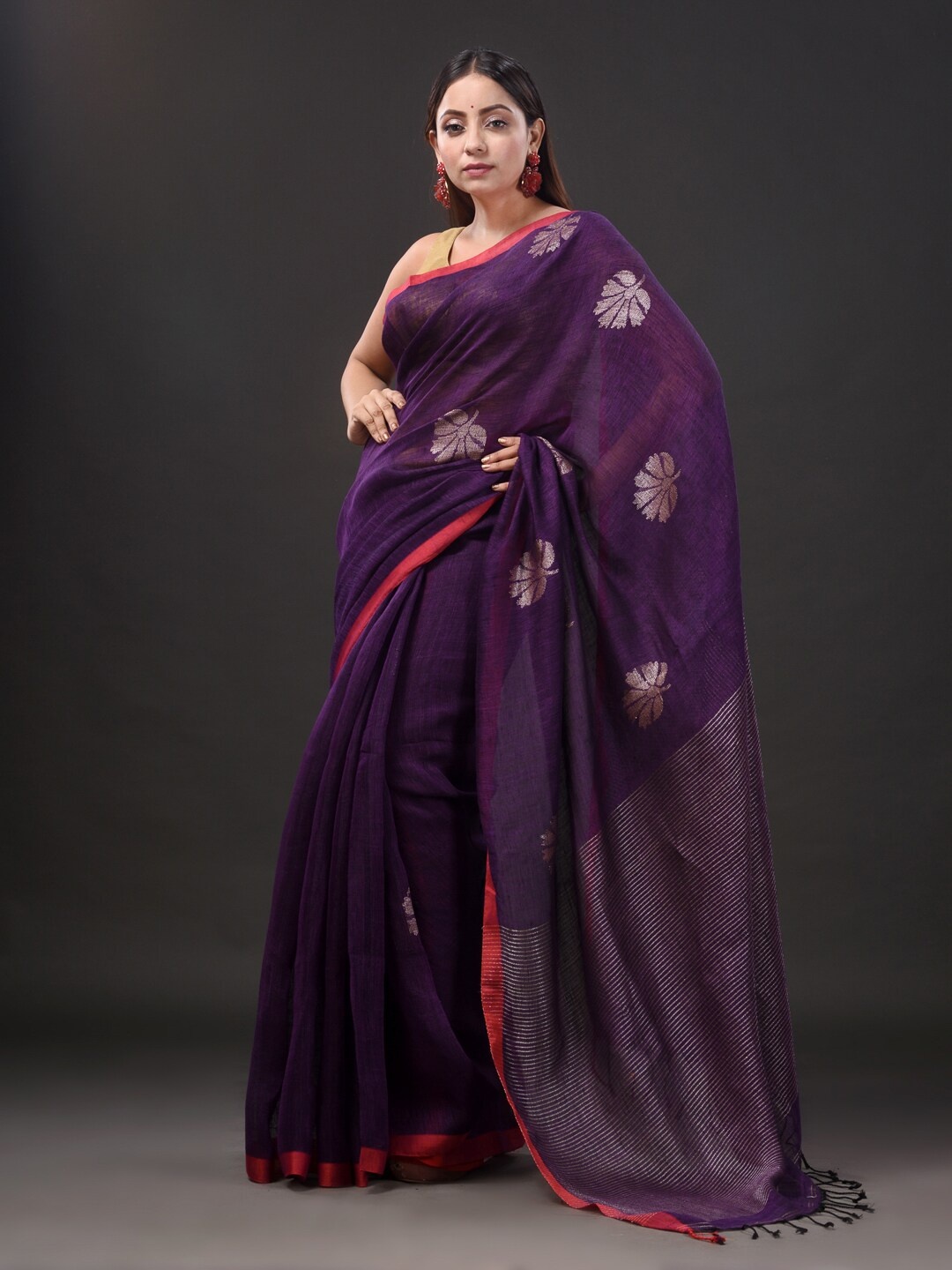 

Mitera Purple & Gold-Toned Floral Woven Design Zari Pure Linen Saree