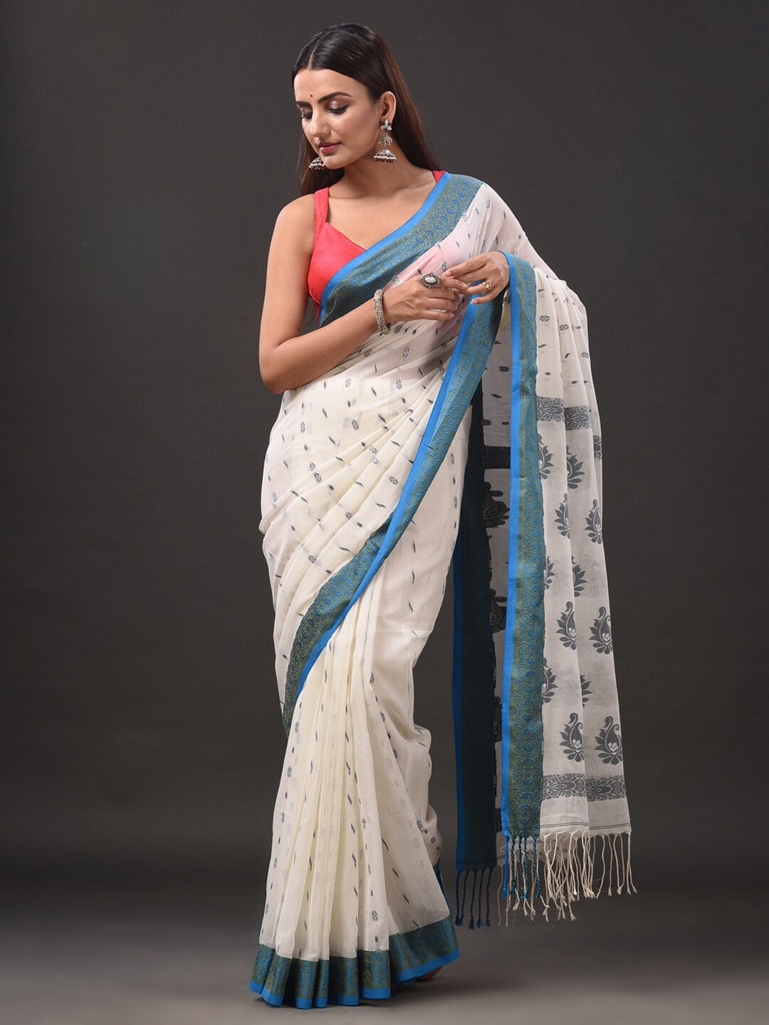 

Mitera Ethnic Motifs Woven Design Pure Cotton Saree, Off white