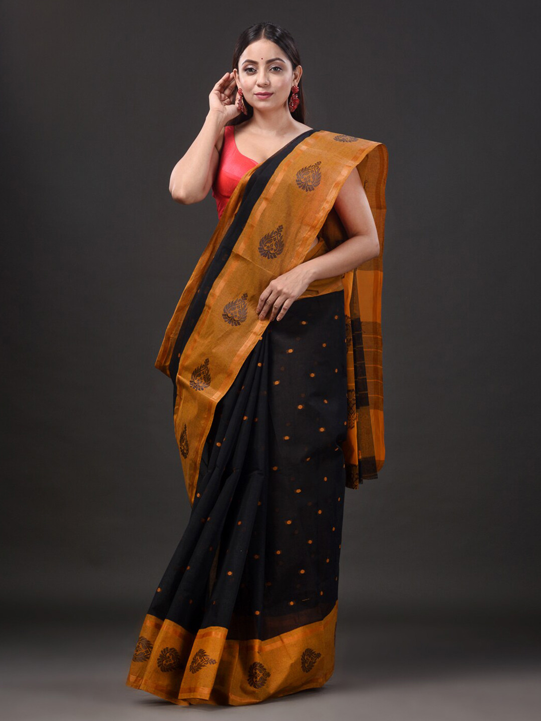 

Mitera Black & Gold-Toned Ethnic Motifs Woven Design Pure Cotton Taant Saree