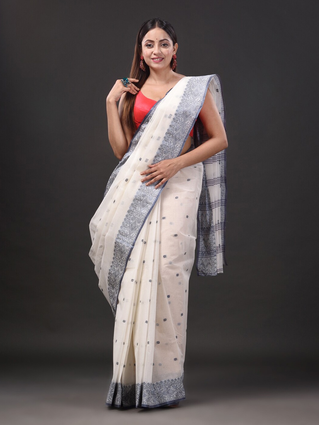 

Mitera Ethnic Motifs Woven Design Pure Cotton Taant Saree, Off white