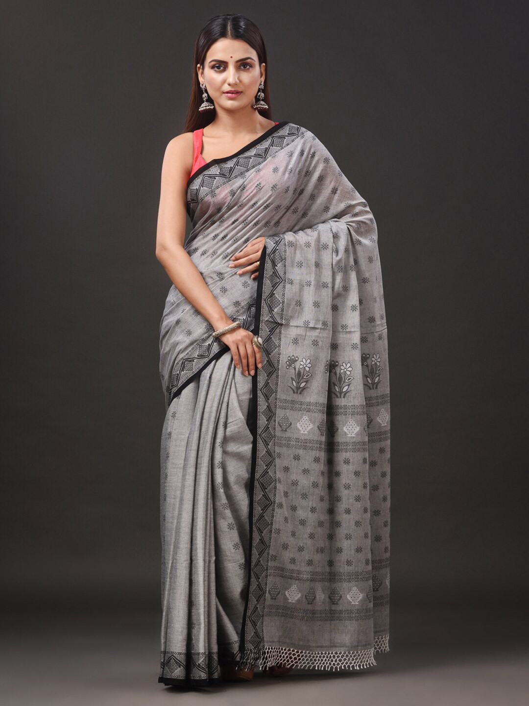 

Mitera Grey & Black Ethnic Motifs Woven Design Pure Cotton Saree