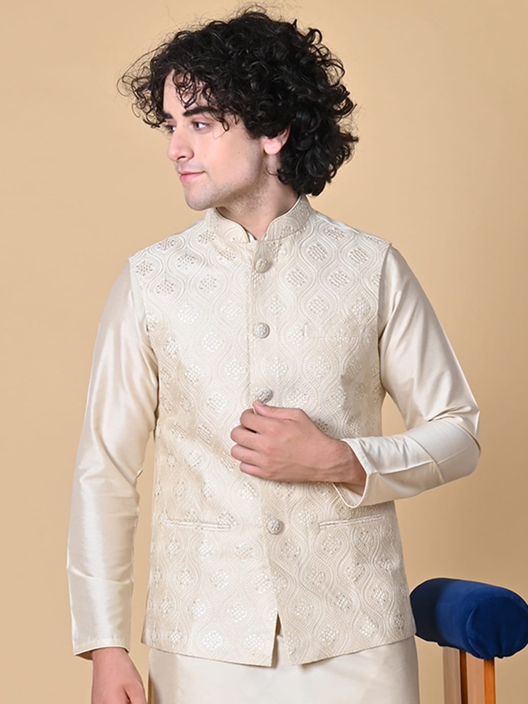 

MAAHI FABS Embroidered Nehru Jacket, Beige