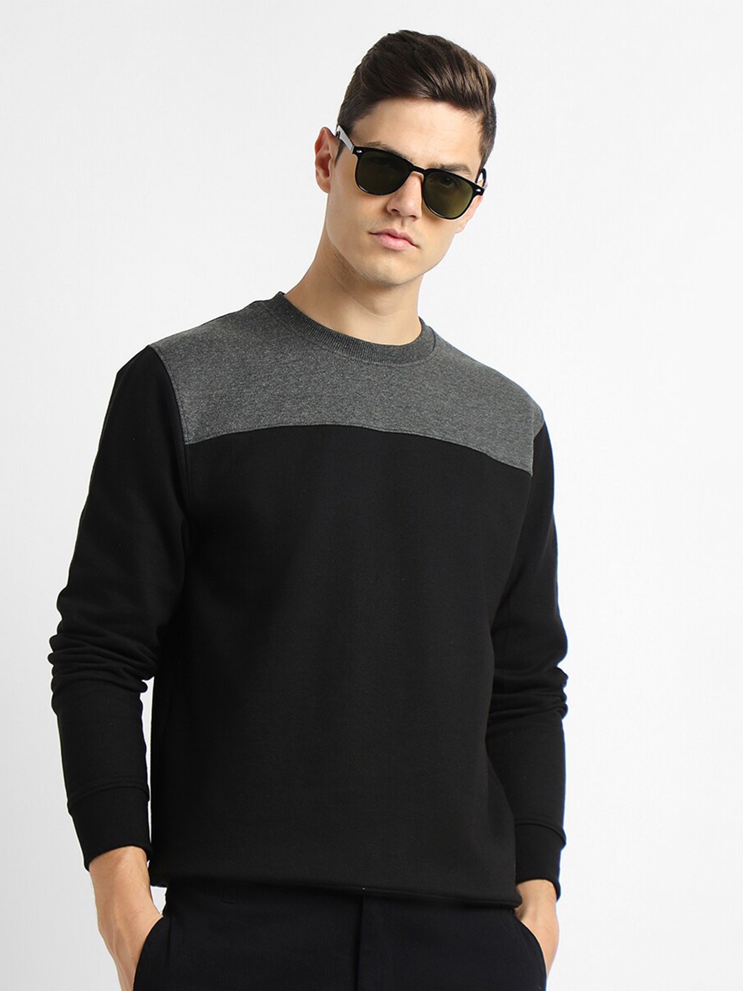 

Dennis Lingo Colourblocked Pullover Sweatshirt, Black