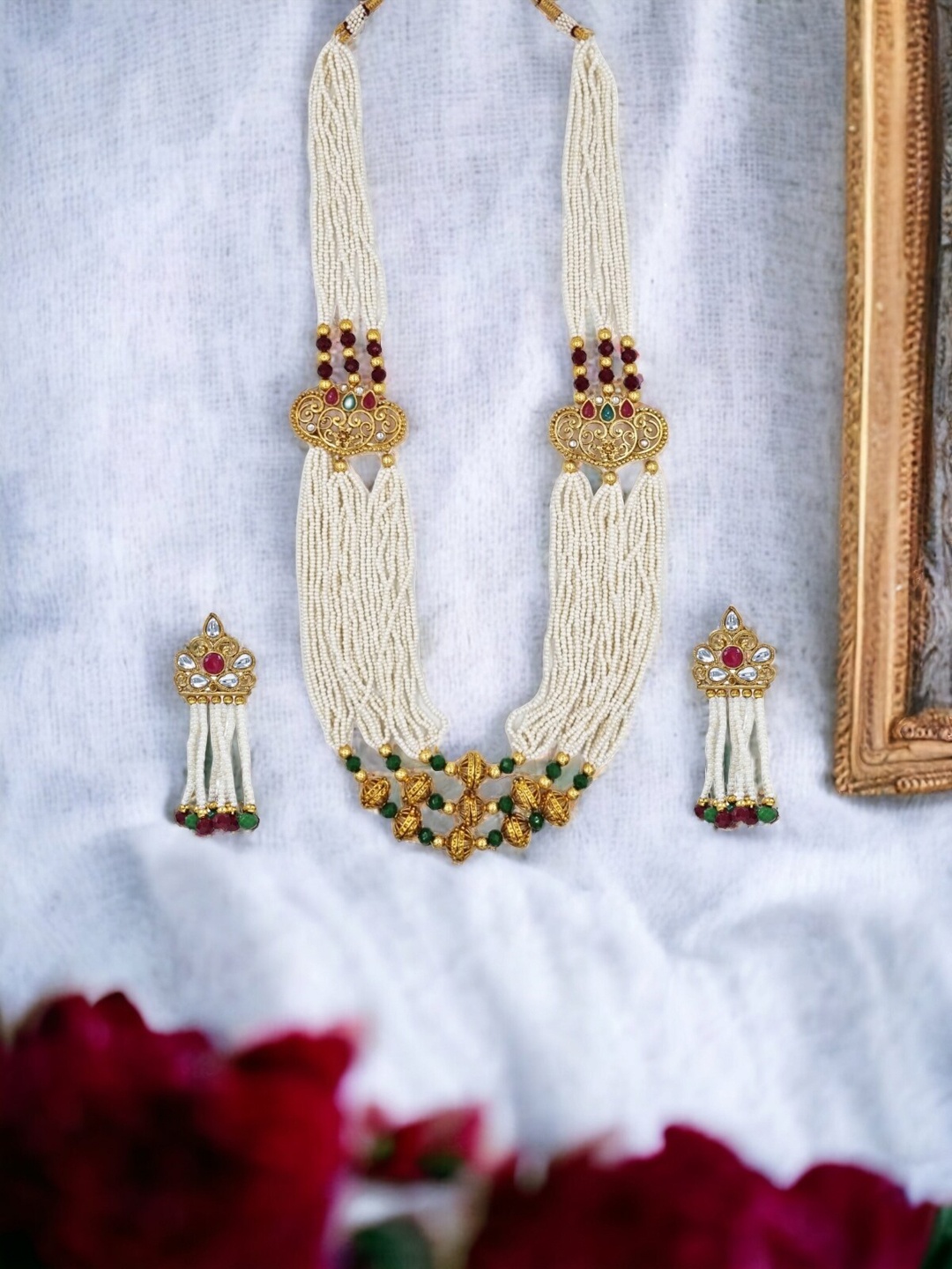 

Anouk Gold Plated Kundan Studded & Beaded Jewellery Set