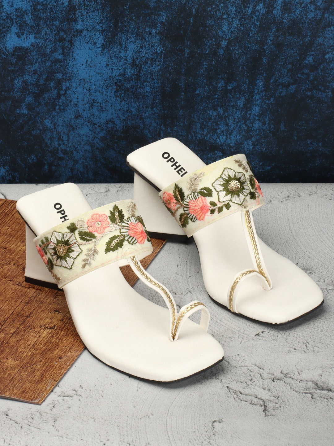 

OPHELIA Embroidered Block Heels, White