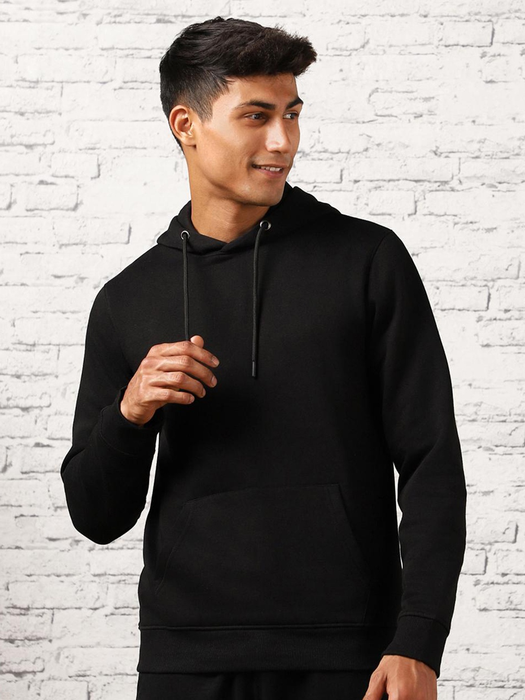 

NOBERO Graphic Printed Hooded Sweatshirt, Black
