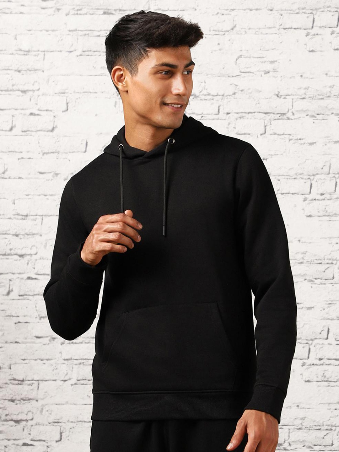 

NOBERO Graphic Printed Hooded Sweatshirt, Black