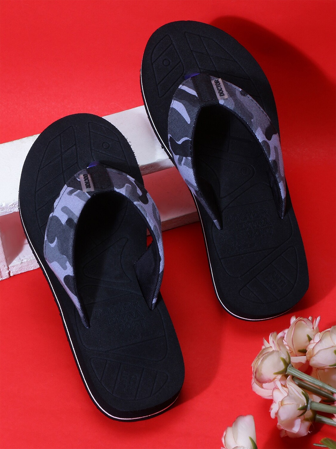 

DOCTOR EXTRA SOFT Women Rubber Thong Flip-Flops, Black