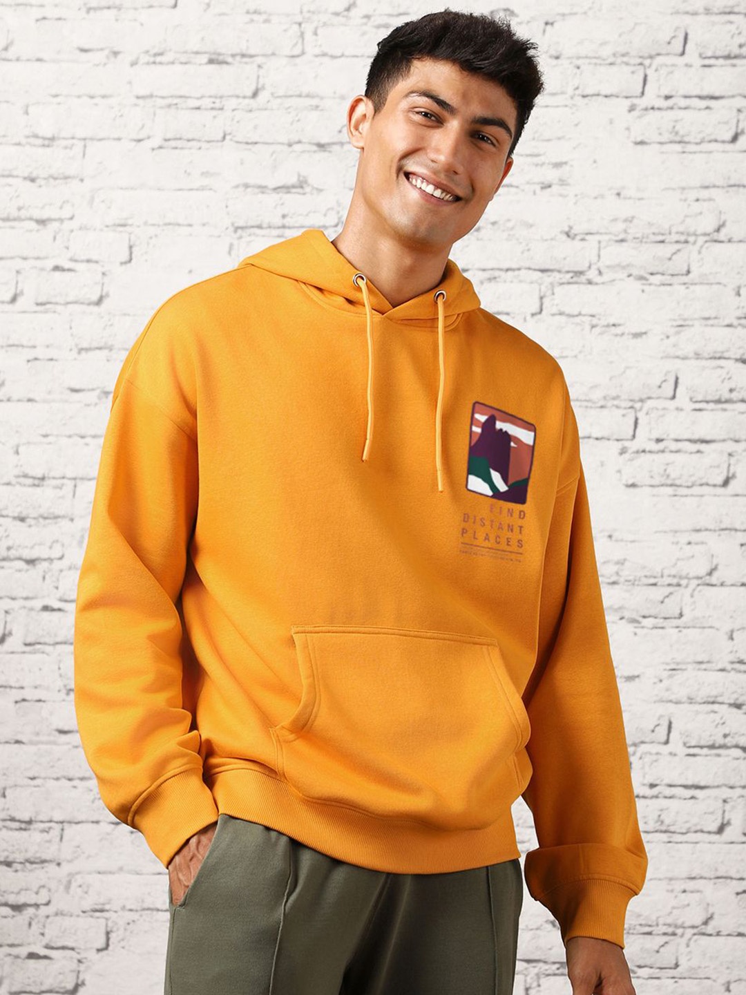 

NOBERO Printed Hooded Sweatshirt, Mustard