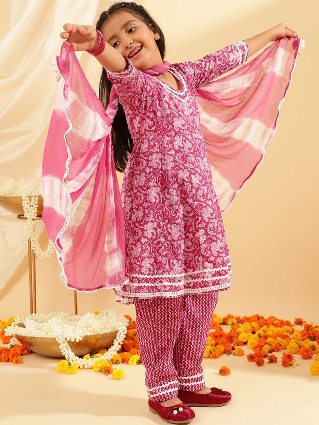 

Sangria Girls Ethnic Motifs Printed Pure Cotton Kurta With Trouser & Dupatta, Pink