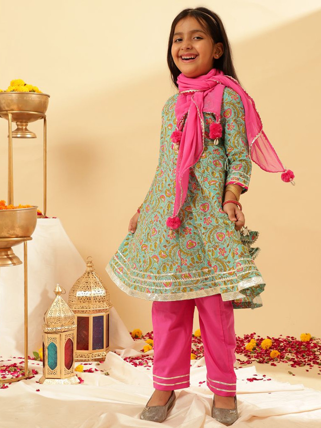 

Sangria Girls Floral Printed Pure Cotton Kurta With Trouser & Dupatta, Sea green