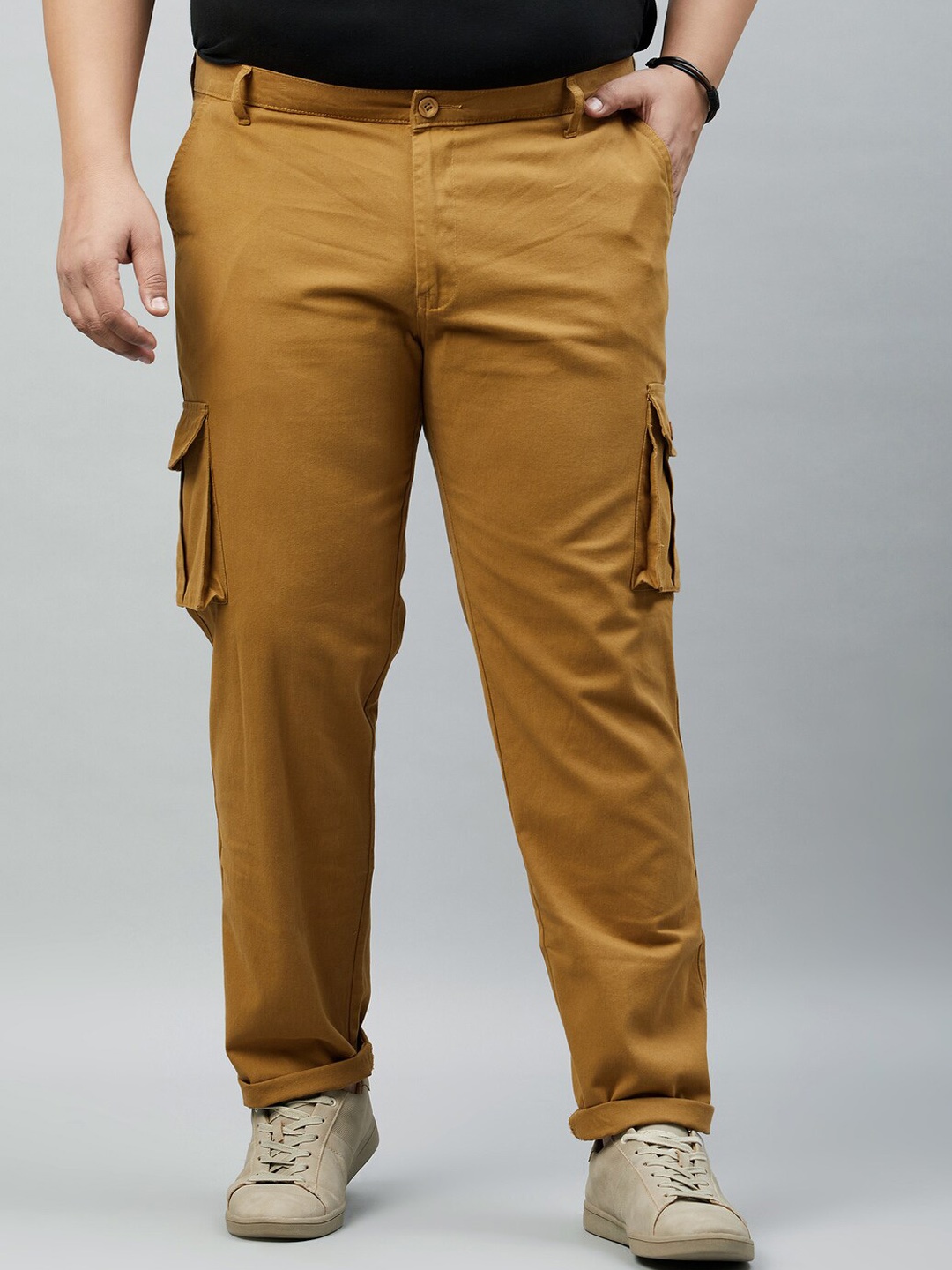 

STUDIO NEXX Men Relaxed Straight Leg Straight Fit Cargos, Khaki