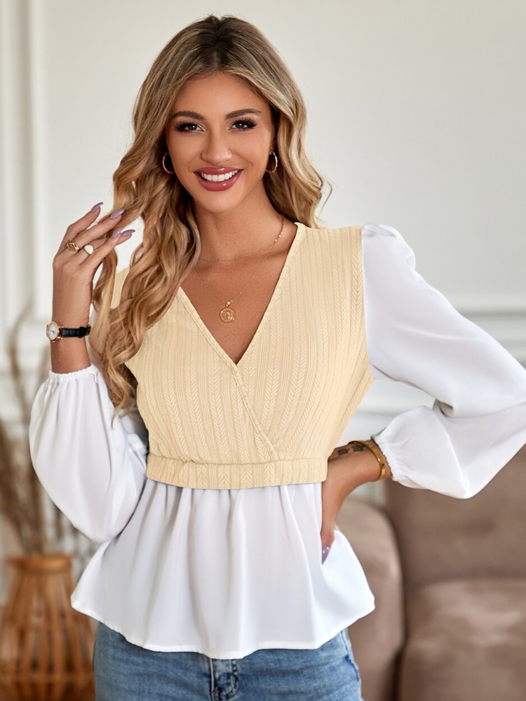 

StyleCast Beige V-Neck Puff Sleeve Top