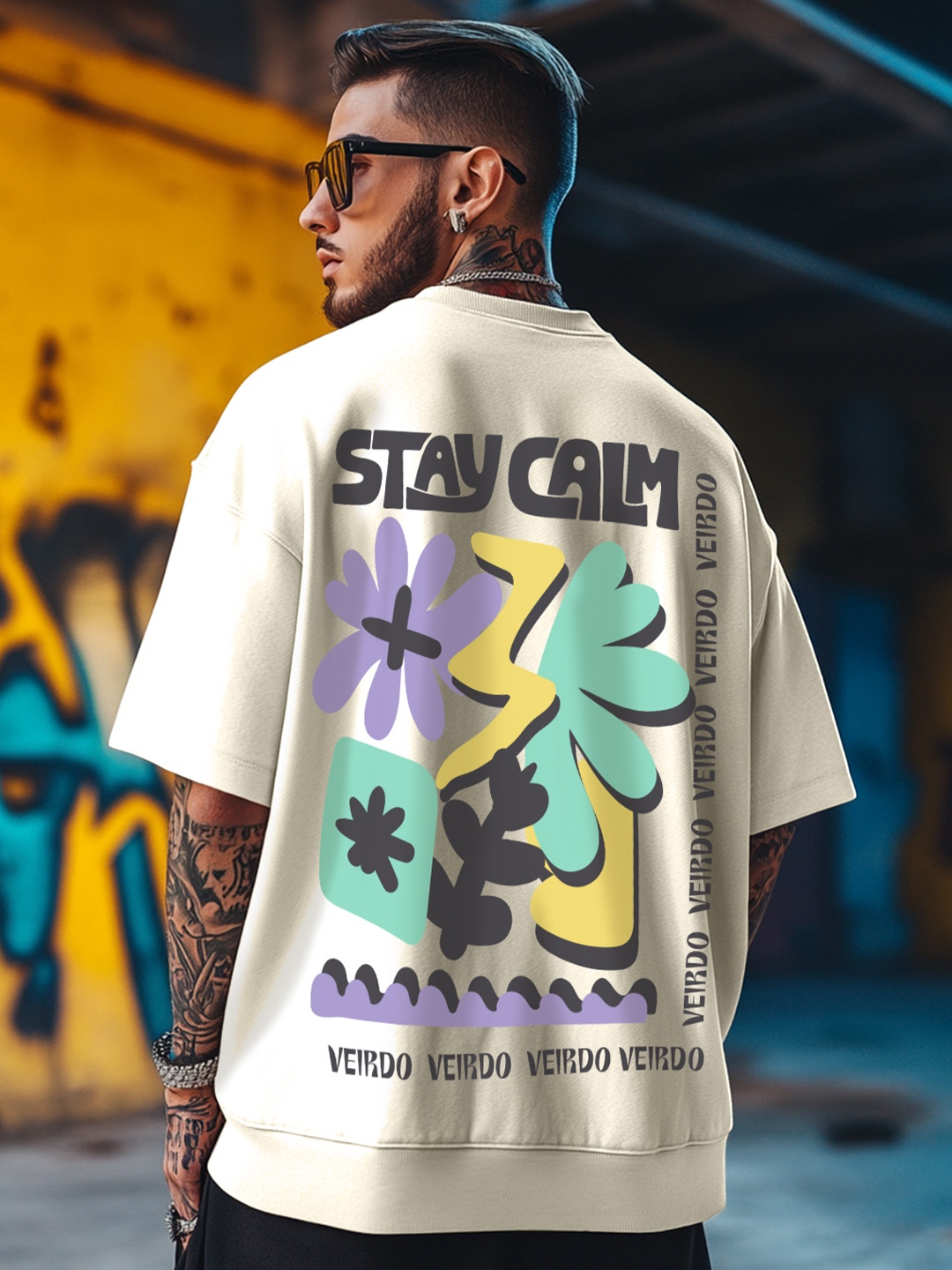 

VEIRDO Beige Typography Printed Fleece Pullover Sweatshirt