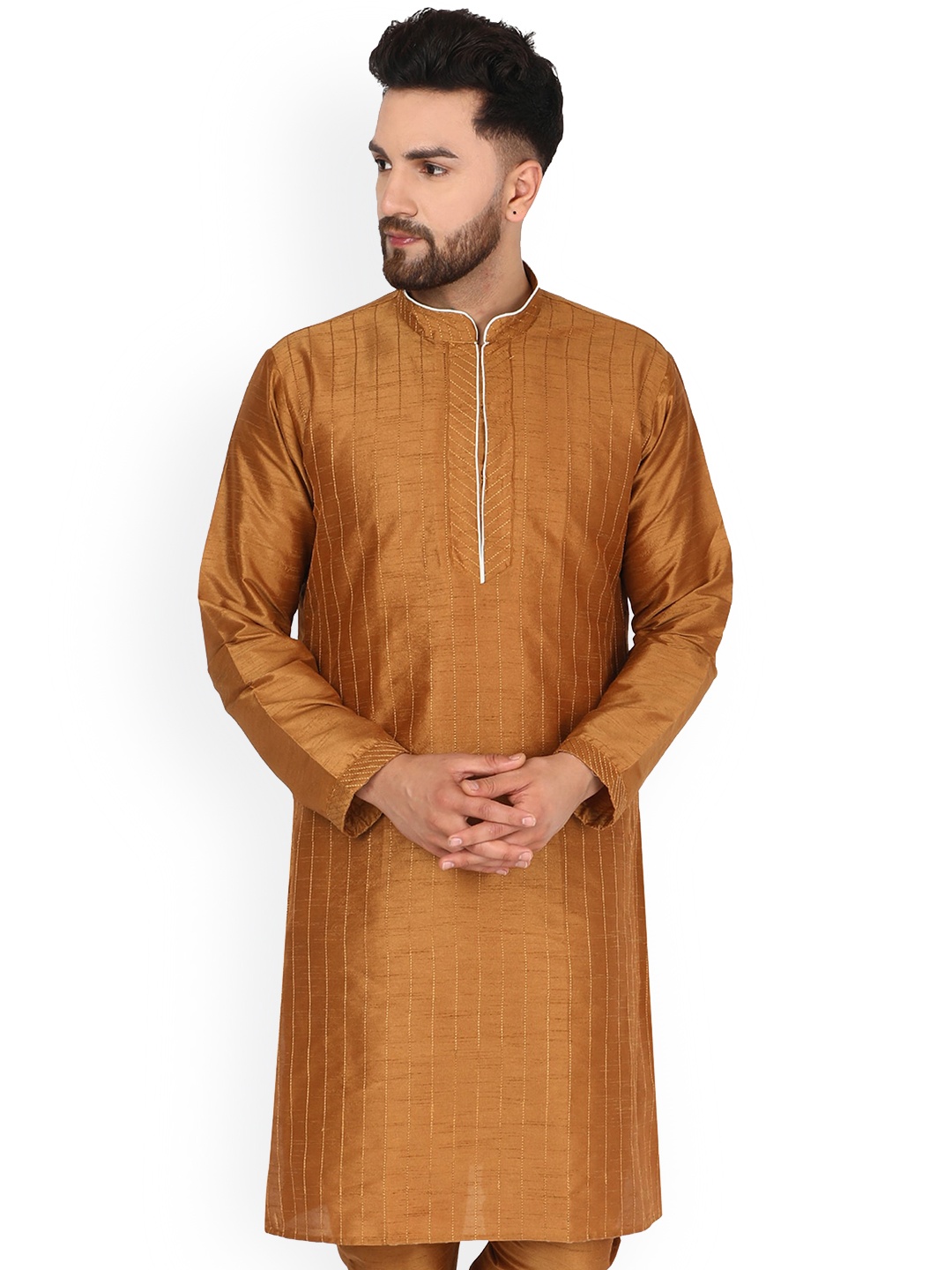 

Enciger Men Brown Thread Work Handloom Kurta