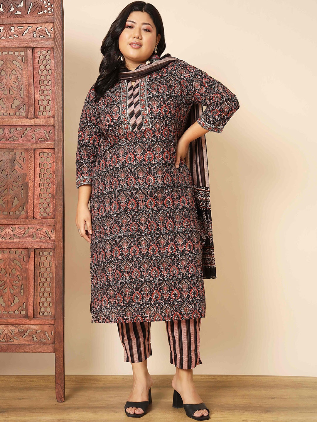 

Vbuyz Plus Size Ethnic Motifs Printed Gotta Patti Straight Kurta With Trousers & Dupatta, Brown