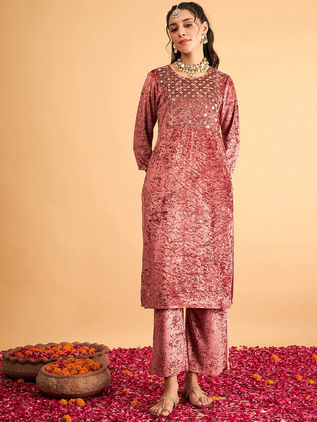 

Shae by SASSAFRAS Pink Floral Yoke Design Sequinned Velvet Straight Kurta