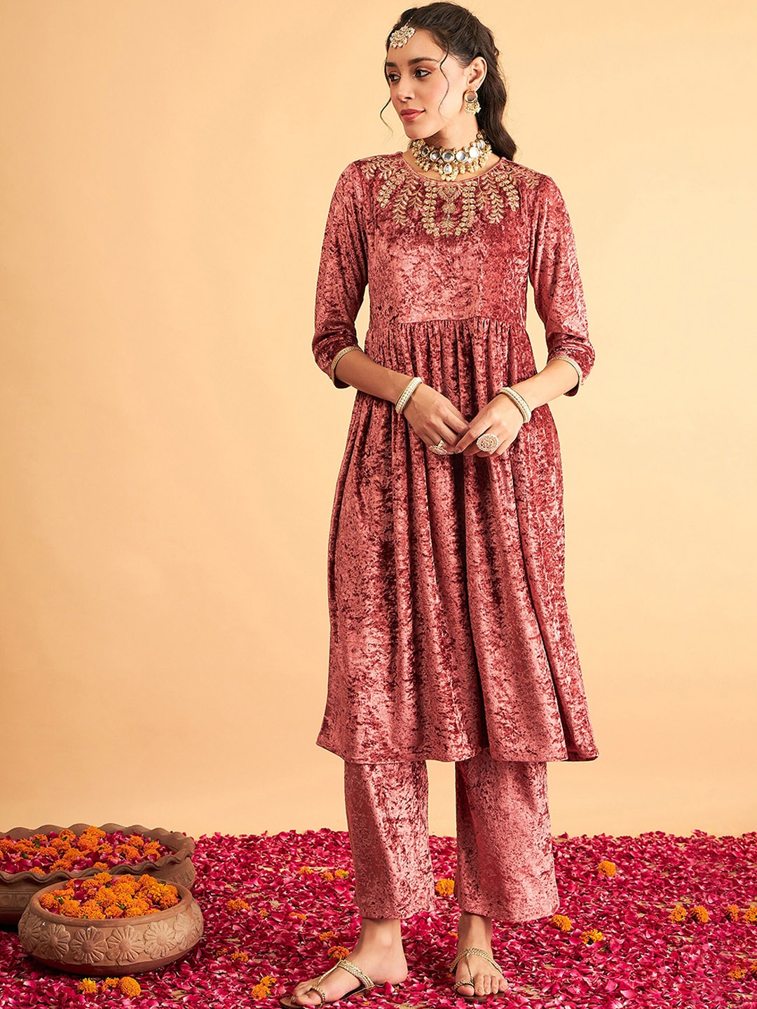 

Shae by SASSAFRAS Pink Beads and Stones Velvet Anarkali Gathered Kurta