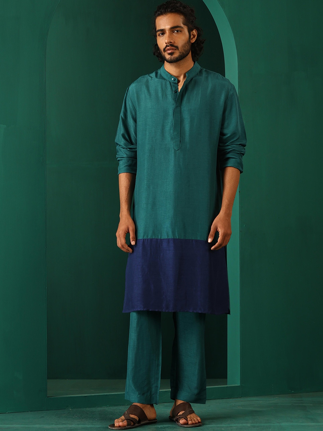 

trueBrowns Mandarin Collar Regular Kurta, Blue