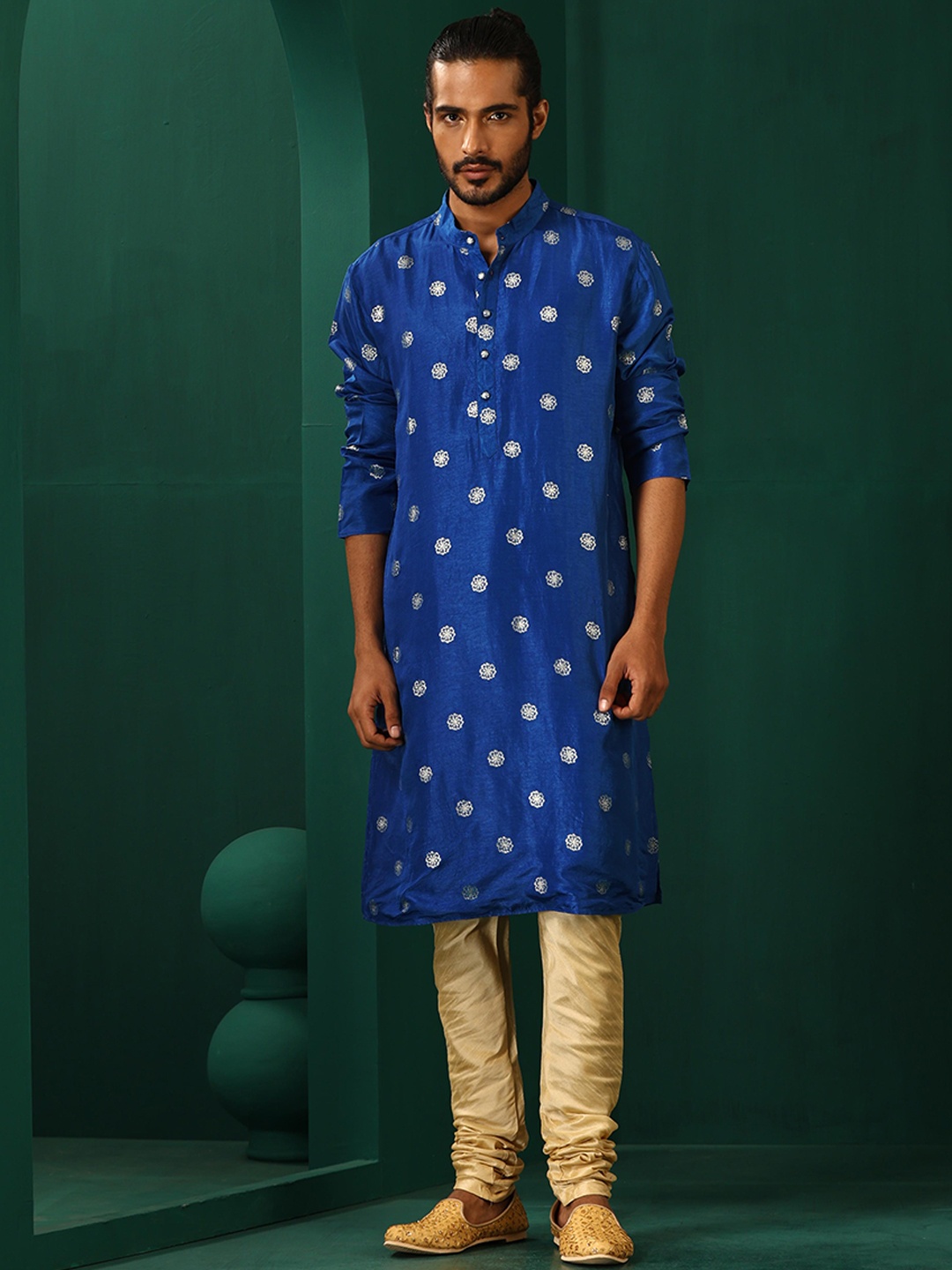 

trueBrowns Floral Embellished Band Collar Straight Kurta, Navy blue